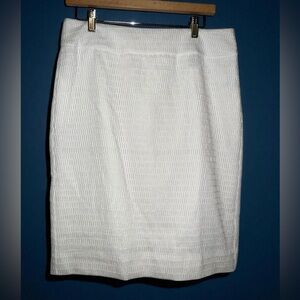 Lands'‎ End Elegant White Textured Pencil Skirt size 10 NWOT